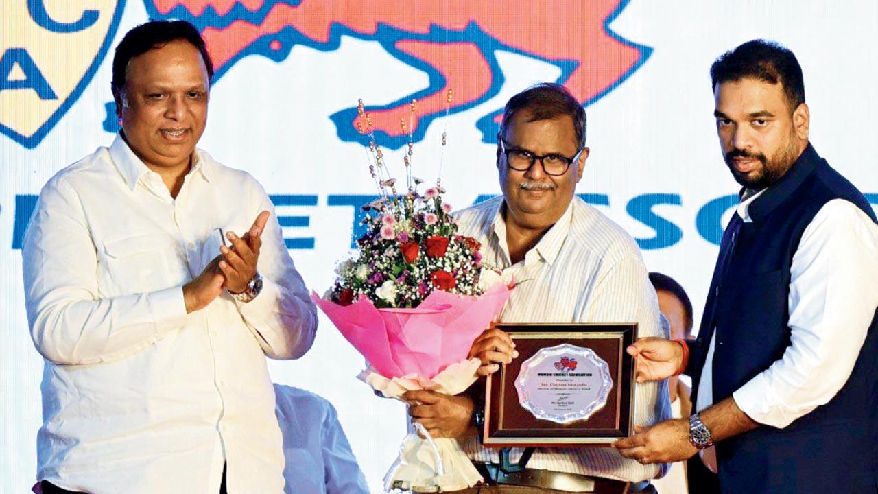 mid-day’s Deputy Editor Clayton Murzello (centre) is felicitated by former MCA chief Ashish Shelar (left) and MCA president Ajinkya Naik for being on the MCA museum’s Advisory Board on Saturday