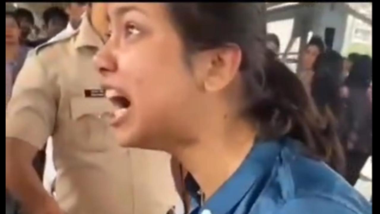 Mumbai: Asked for ticket woman creates chaos at Kurla station, apologises later