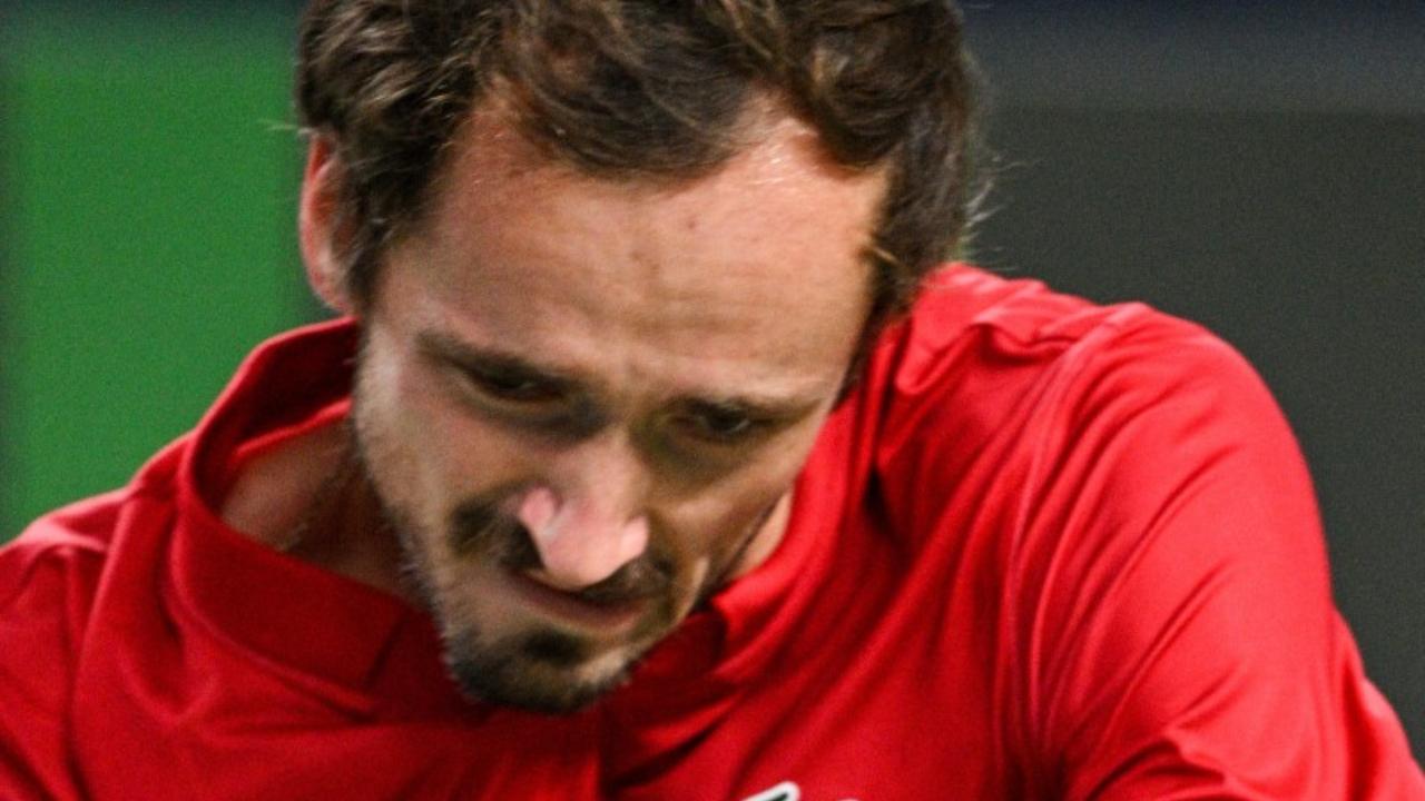 Daniil Medvedev destroys racket after tense win over Bonzi: WATCH