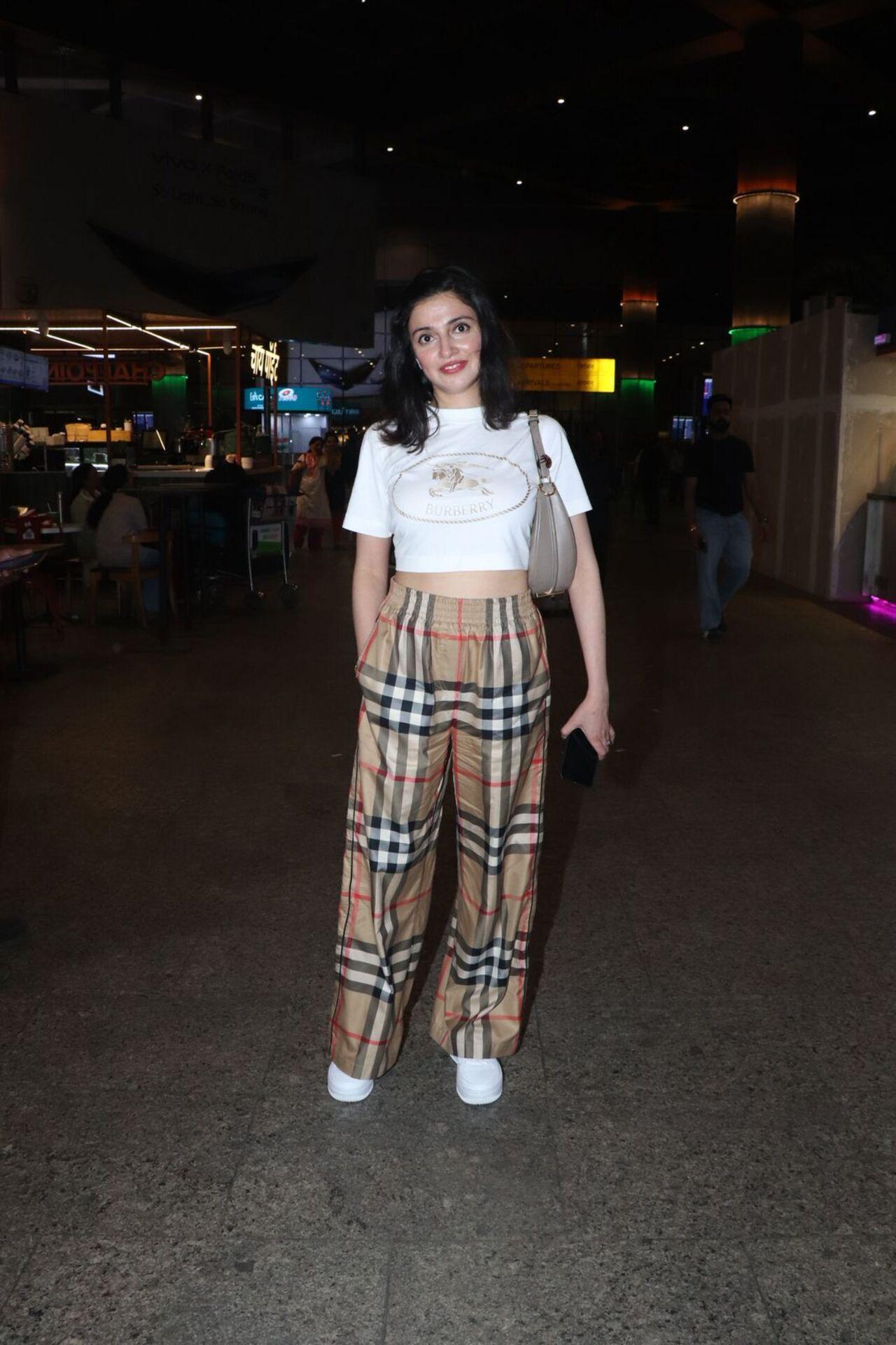Airport look just added a new feature: Divya Khosla Kumar looks adorable in her casual fits