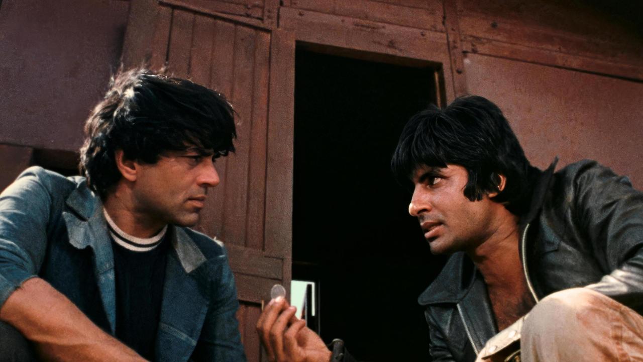 50 years of Sholay: Dharmendra urges people to read biography of film`s DOP