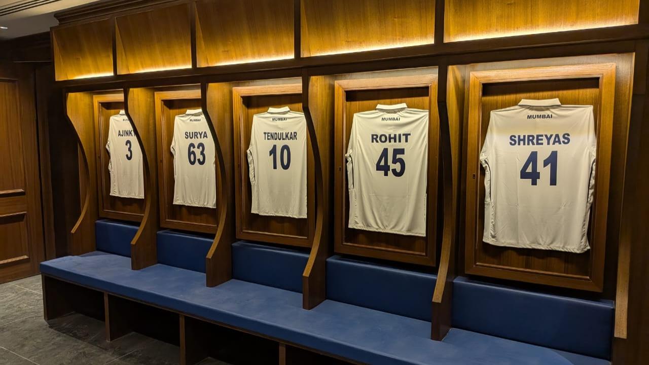 One of the unique highlights of the museum is a replica of a players’ dressing room, designed to give fans a taste of the behind-the-scenes environment. With sofas, cricketers jerseys hanging on the walls, and careful detailing, this space recreates the atmosphere where game strategies are discussed and nerves are calmed