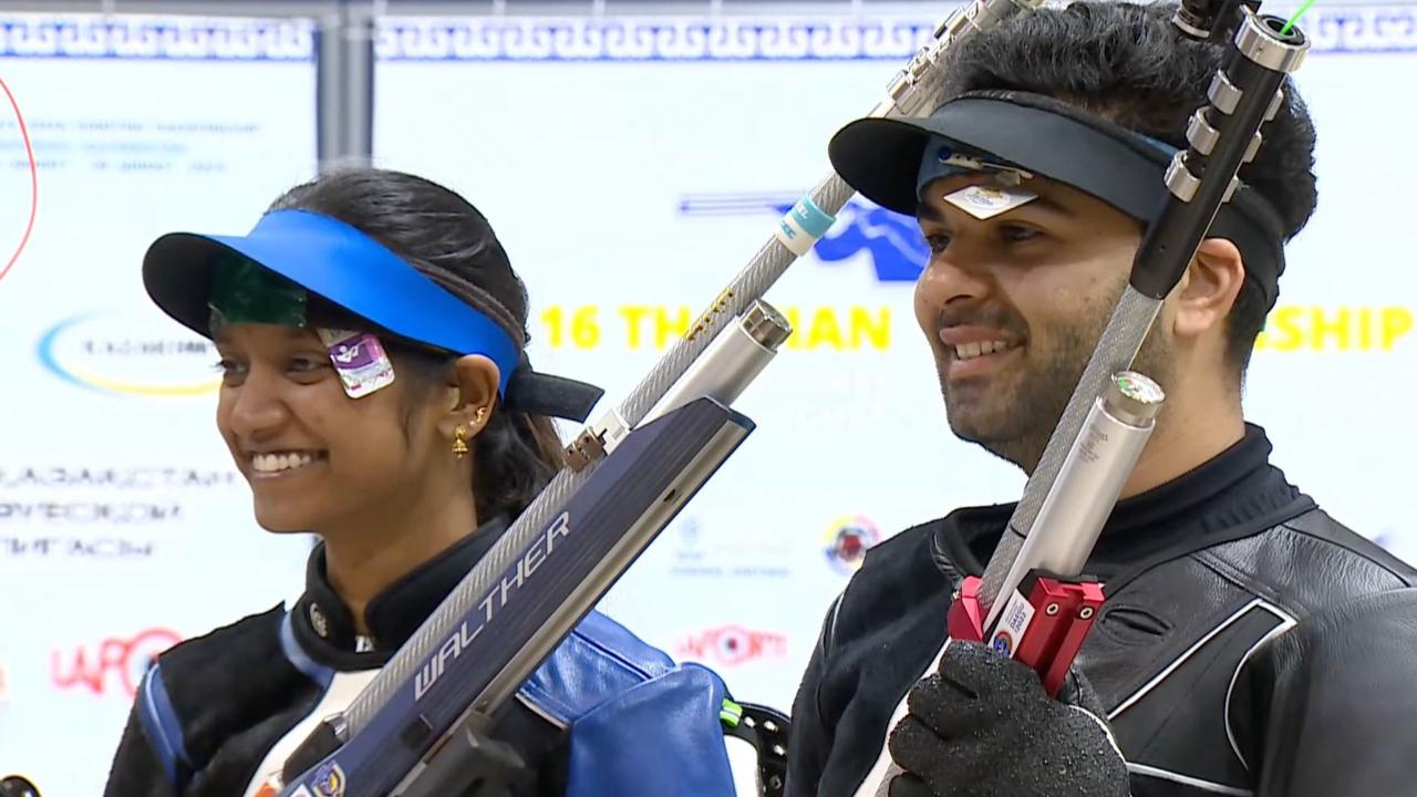 Arjun Babuta-Elavenil Valarivan duo clinch 10m air rifle mixed team gold at Asian Championship