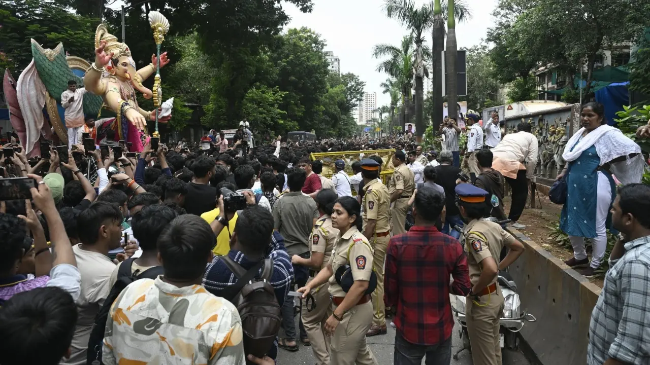 Over 17,000 cops to be on streets during Ganeshotsav: Mumbai Police
