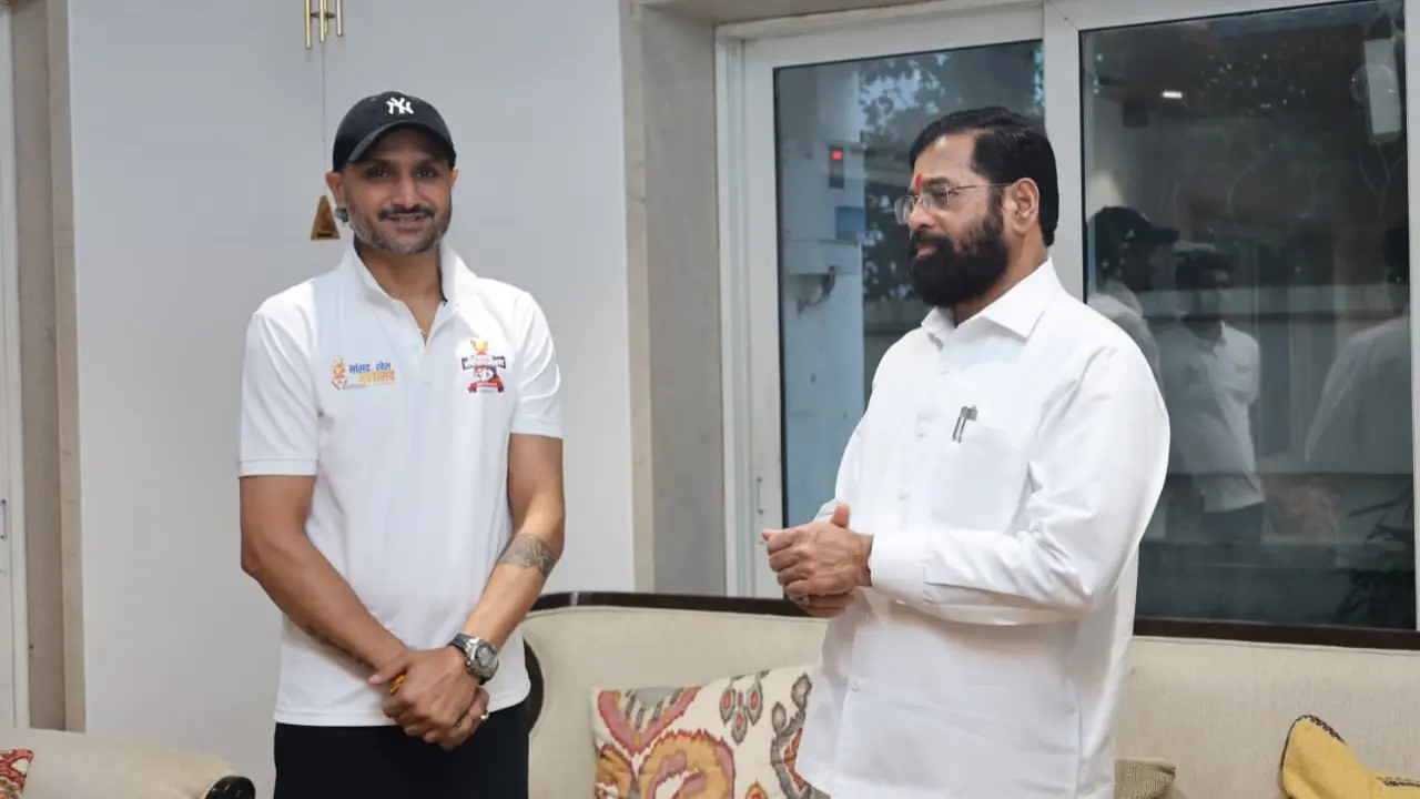 Harbhajan Singh meets Maharashtra Deputy Chief Minister Eknath Shinde in Thane