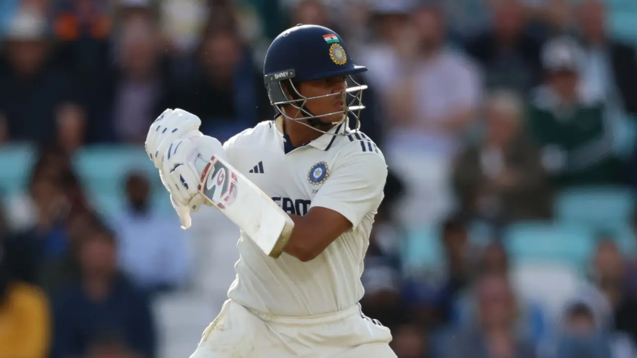 Jaiswal stays unbeaten on 85, India post 189 runs at Lunch on Day 3