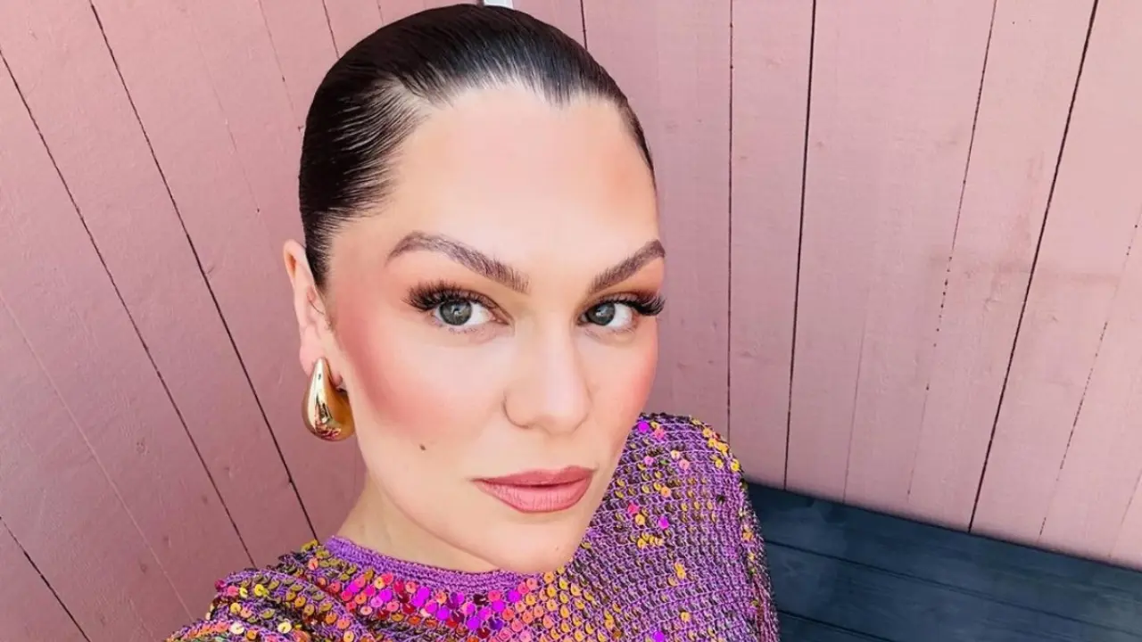 Jessie J hospitalised again weeks after breast cancer surgery