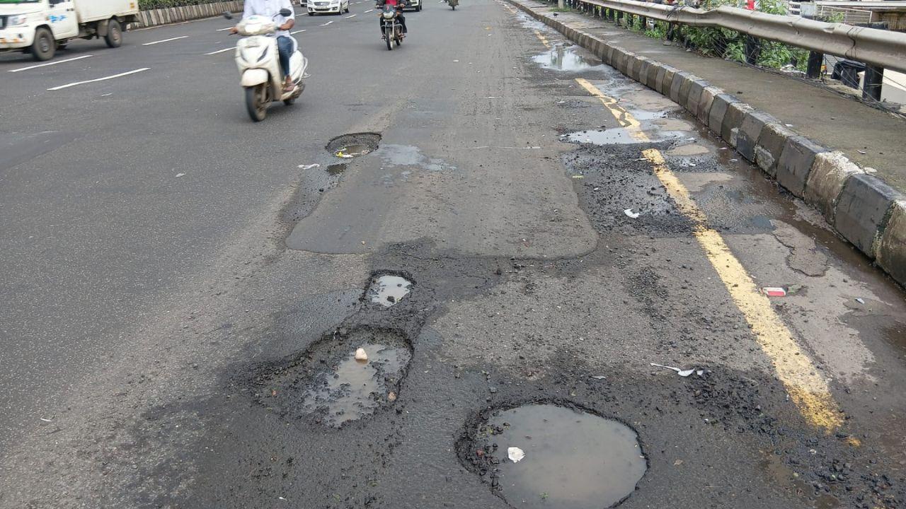 According to the motorists, without urgent attention being given to road repairs, the problem will worsen, causing traffic bottlenecks and an increased risk of accidents. PIC/ SATEJ SHINDE