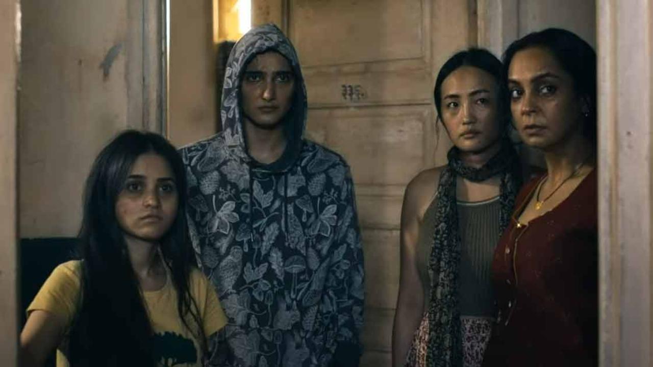Khauf
The 8-episodes series is an Indian psychological horror-thriller series streaming exclusively on Amazon Prime Video. In the dark underbelly of Delhi exists Pragati Women’s Hostel, where four women have been spending months in captivity. Something stops the four girls, played by Priyanka Setia, Chum Darang, Riya Shukla, and Suchi Malhotra, from stepping out of the hostel ever since they lost their friend Vicki.