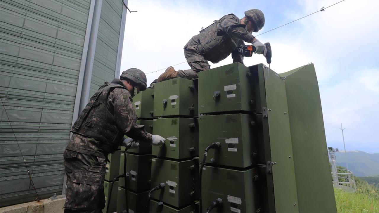 South Korea begins removing loudspeakers on border with North
