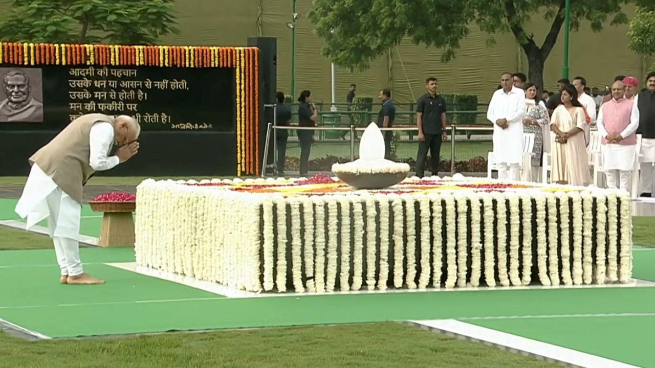 PM Modi pay tribute to Atal Bihari Vajpayee on his death anniversary