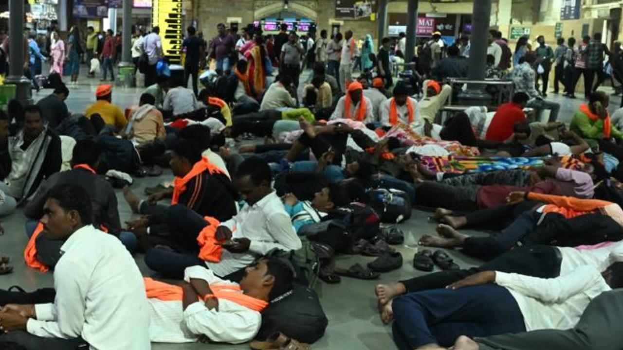 Ahead of Jarange's arrival in Mumbai, the police on Thursday issued traffic restrictions in Mankhurd and Trombay area of the city, the route from where the activist and his supporters will pass to reach Azad Maidan