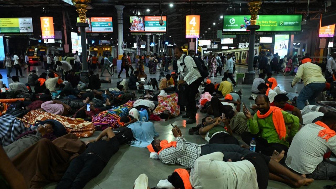 The police has allowed protest, restricting the number of supporters at the venue to 5,000, said an official