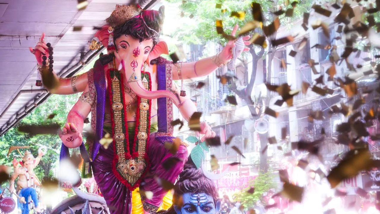 Did you know Mumbai Cha Raja's iconic 22-foot idol is handmade without moulds?