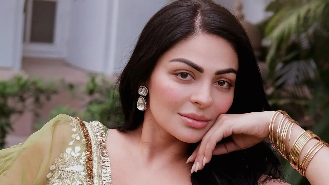 Neeru Bajwa