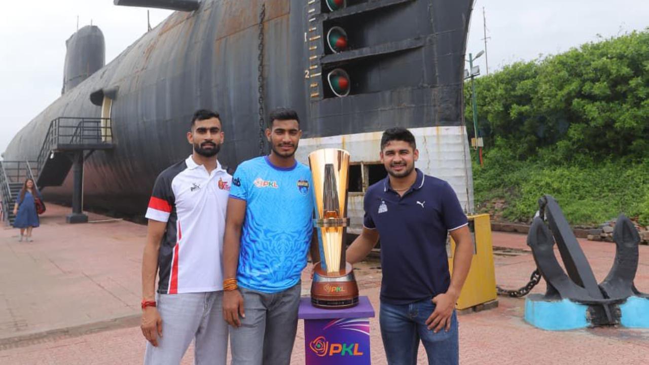 PKL stars from Armed Forces visit historic INS Kursura ahead of Season 12 opener