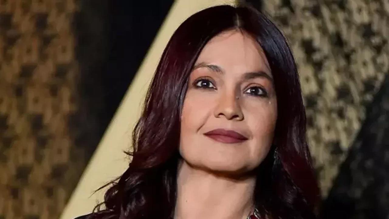 Pooja Bhatt slams Mumbai`s poor roads: "When will this apathy end?"