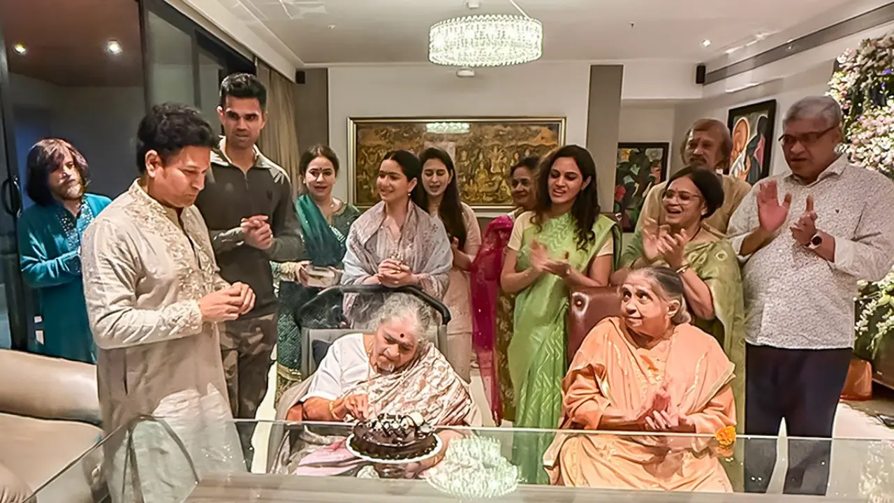 Sachin Tendulkar pens emotional birthday wish for mother in Marathi