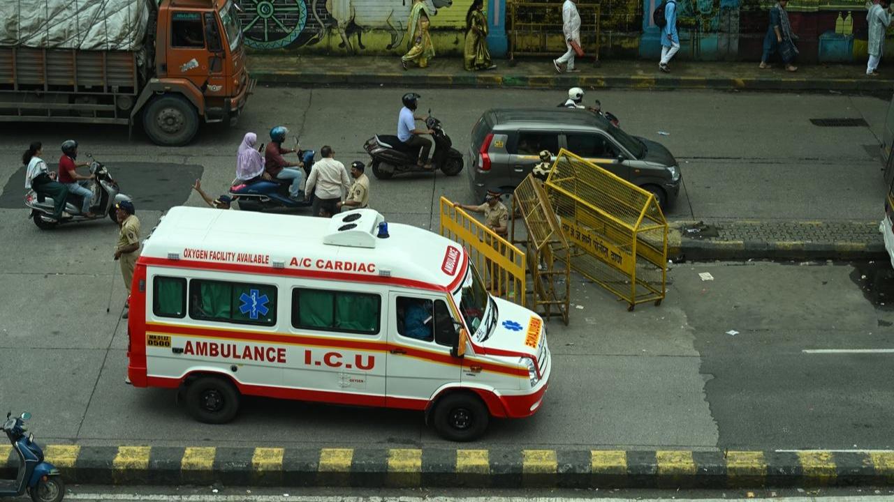 Apart from the police, there is heavy deployment of Central Reserve Police Force, Central Industrial Security Force and Rapid Action Force personnel to maintain law and order and prevent untoward incidents