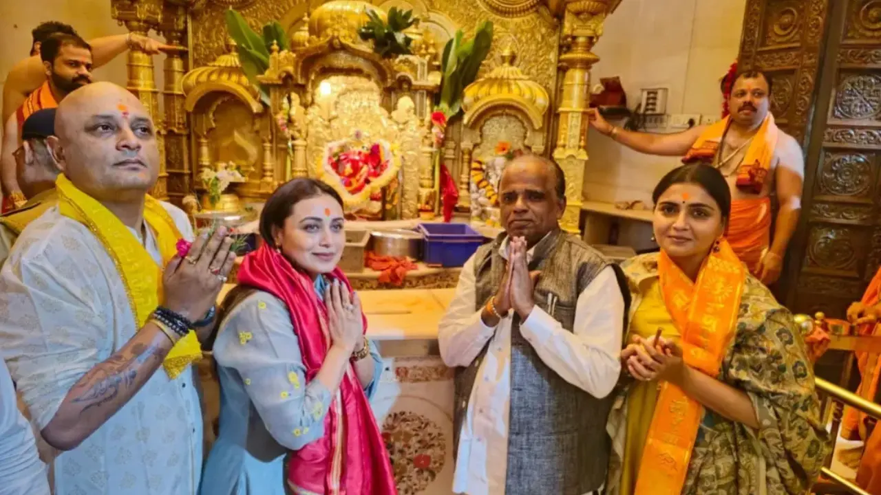 71st National Films Award: Rani Mukerji seeks blessings at Siddivinayak temple