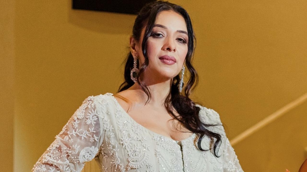 Rupali Ganguly responds to netizen accusing her of consuming beef