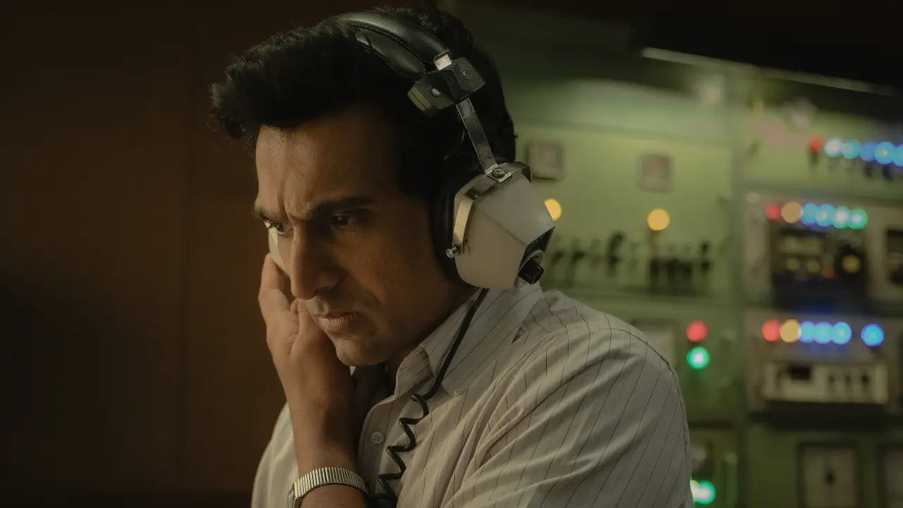 Saare Jahan Se Accha review: Pratik Gandhi-starrer is like 6 episodes of Raazi