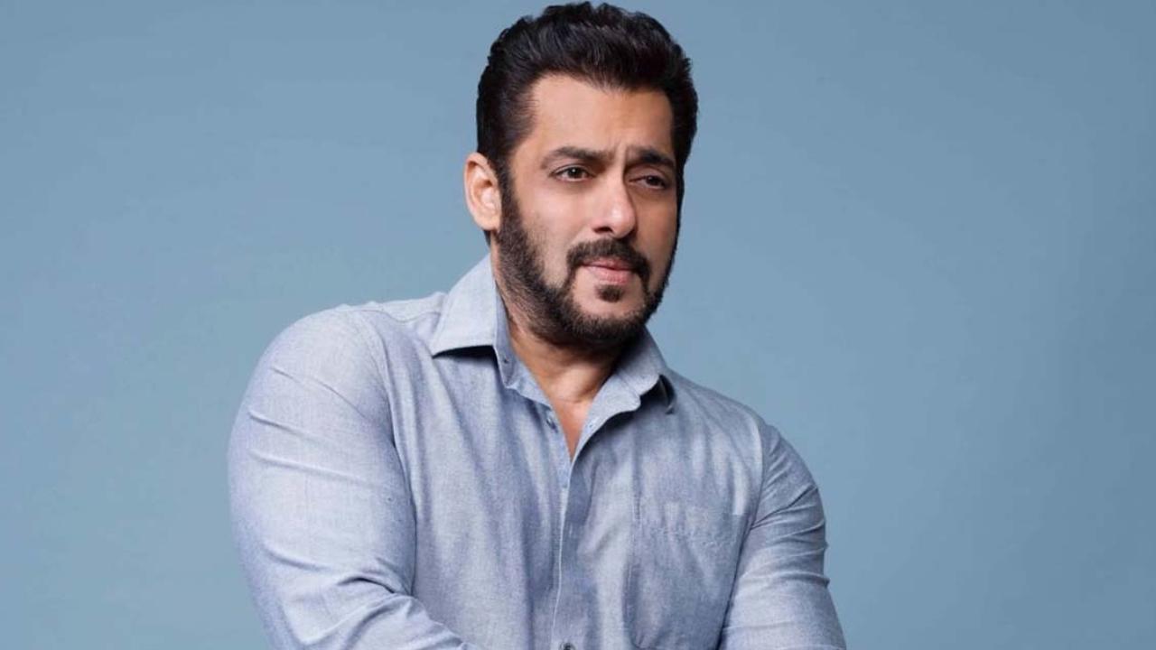 Salman Khan presents his rendition of Sare Jahan se Accha on Independence Day