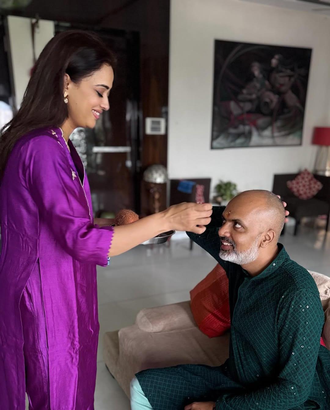 Actress Shweta Tiwari shared happy pictures from her Raksha Bandhan celebration with her brothers