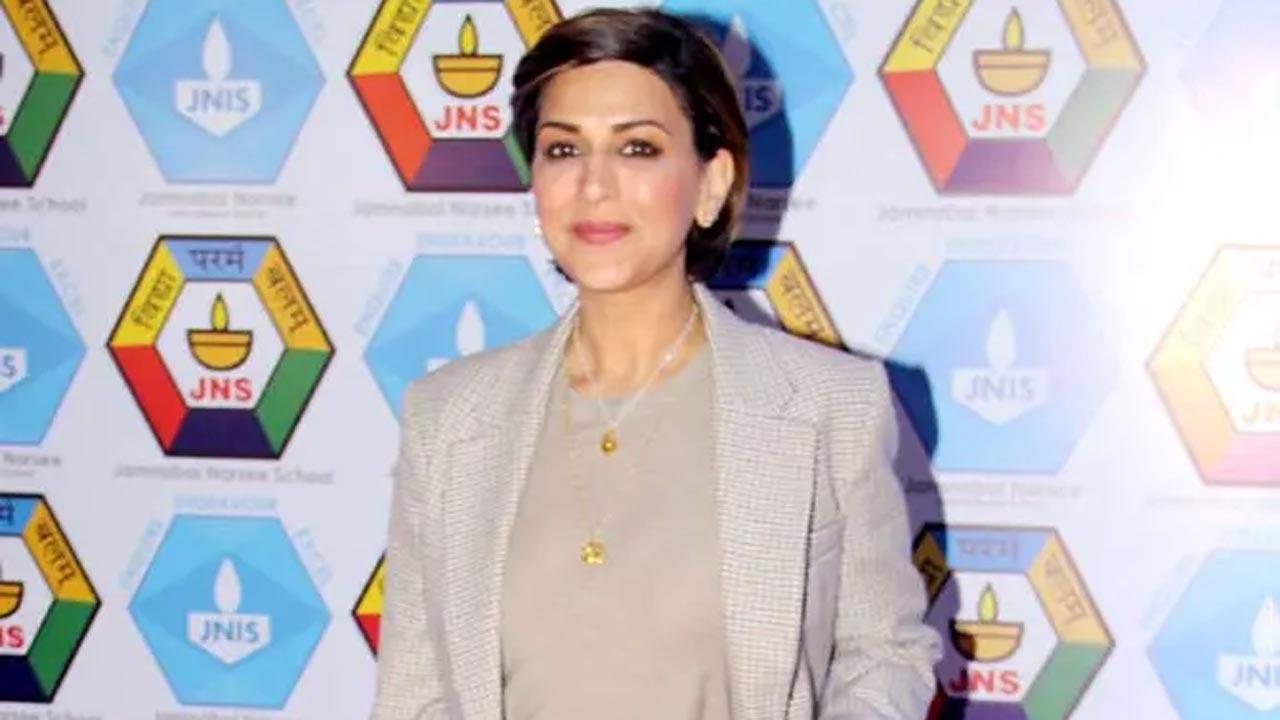 Sonali Bendre opens up about hosting Pati, Patni Aur Panga: 'I am quite scared'