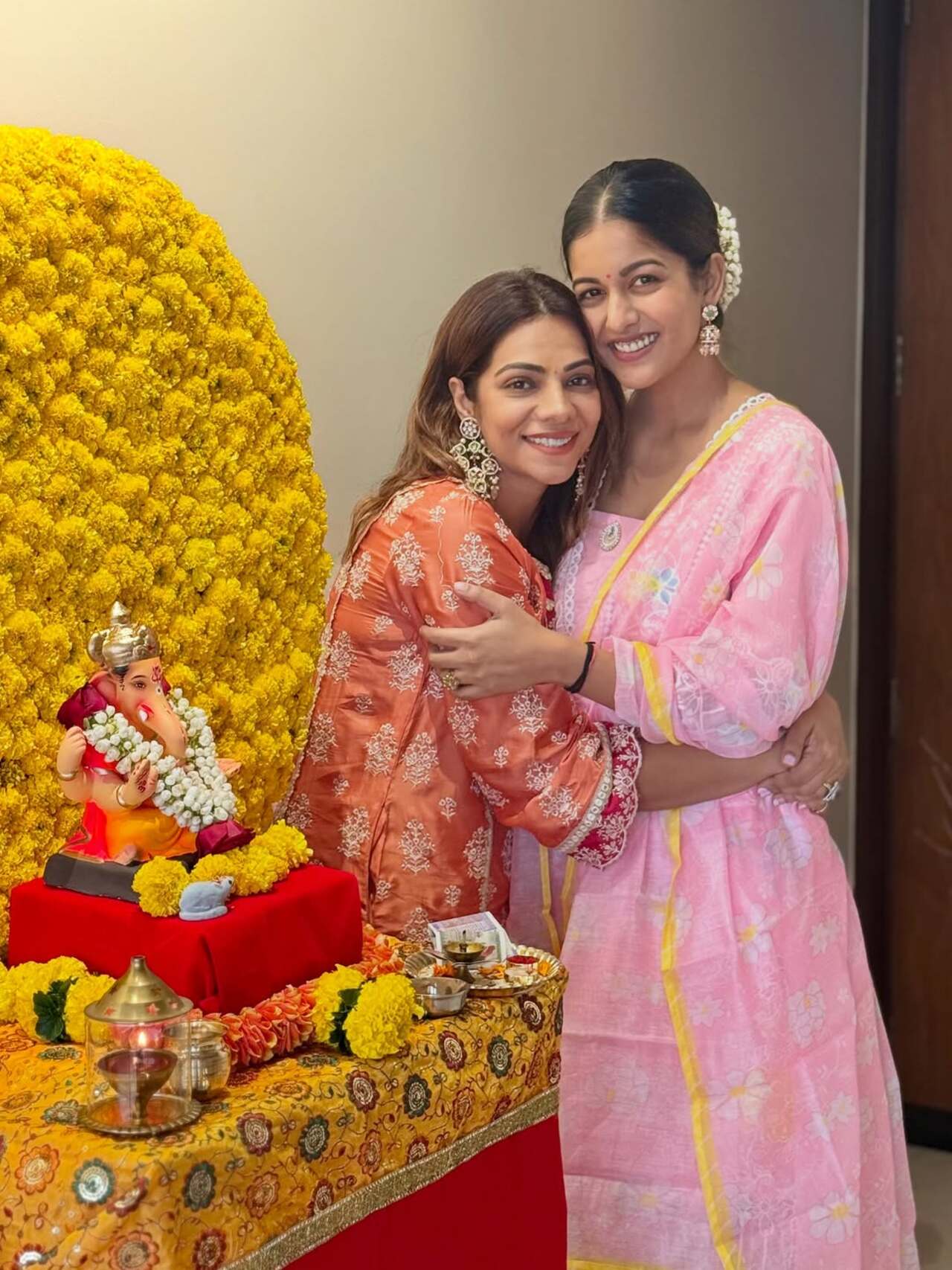Tanvi and Ishita Dutta celebrated Ganesh Chaturthi with a cute bff moment