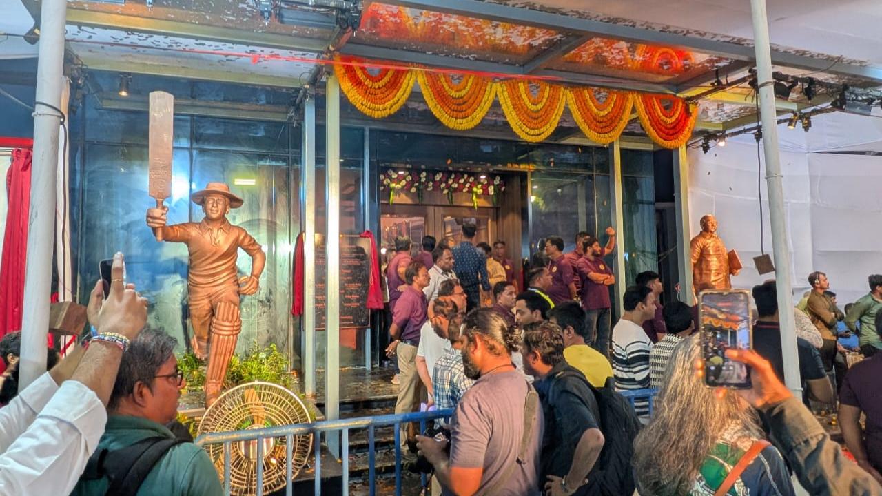 During the ceremony, the two statues of former MCA President, Sharad Pawar, and legendary Team India cricketer, Sunil Gavaskar, were unveiled, which were placed outside the museum