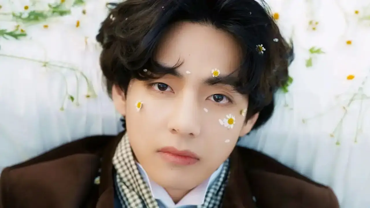 BTS' V shoots a fun 'what's in my bag', reveals why he doesn't use perfumes