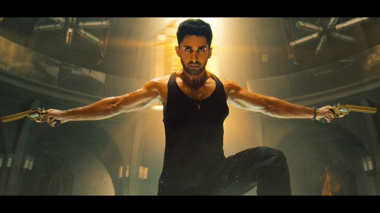 Lakshya Lalwani 
Lakshya Lalwani headlines the film as the quintessential hero, the lead role of superstar Aasmaan Singh. 