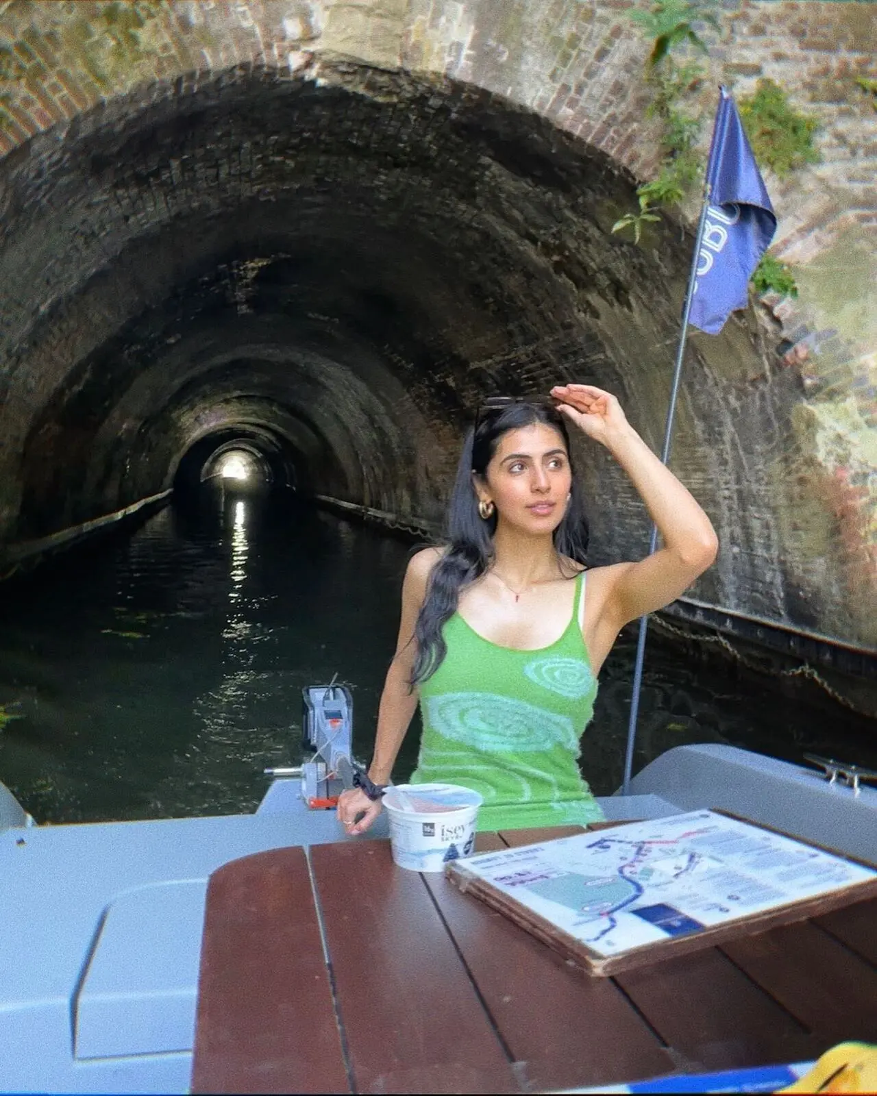 Alka's brother, Akshay Kumar, wasn't happy with his sister's marriage to the billionaire, Surendra Hiranandani as they have an age-gap of 15 years.