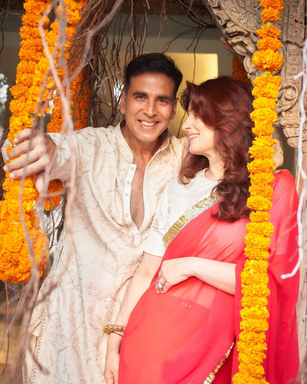 <p>All smiles and good vibes as Twinkle Khanna and Akshay Kumar beam ear to ear. A candid moment that perfectly captures their happy equation.</p> <p>All smiles and good vibes as Twinkle Khanna and Akshay Kumar beam ear to ear. A candid moment that perfectly captures their happy equation.</p>