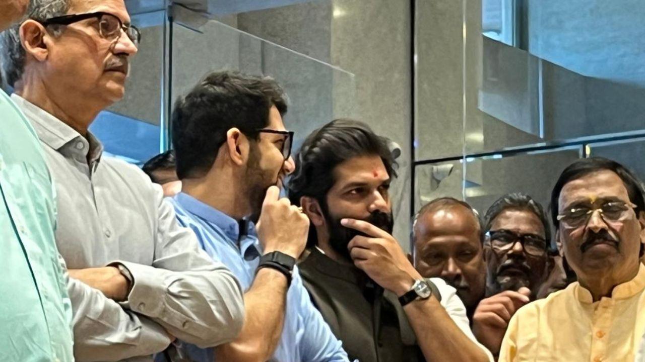 The joint press conference of Shiv Sena (UBT) and MNS began at a hotel in Worli, where Sanjay Raut said the coming together of Uddhav Thackeray and Raj Thackeray marked a turning point in Maharashtra politics