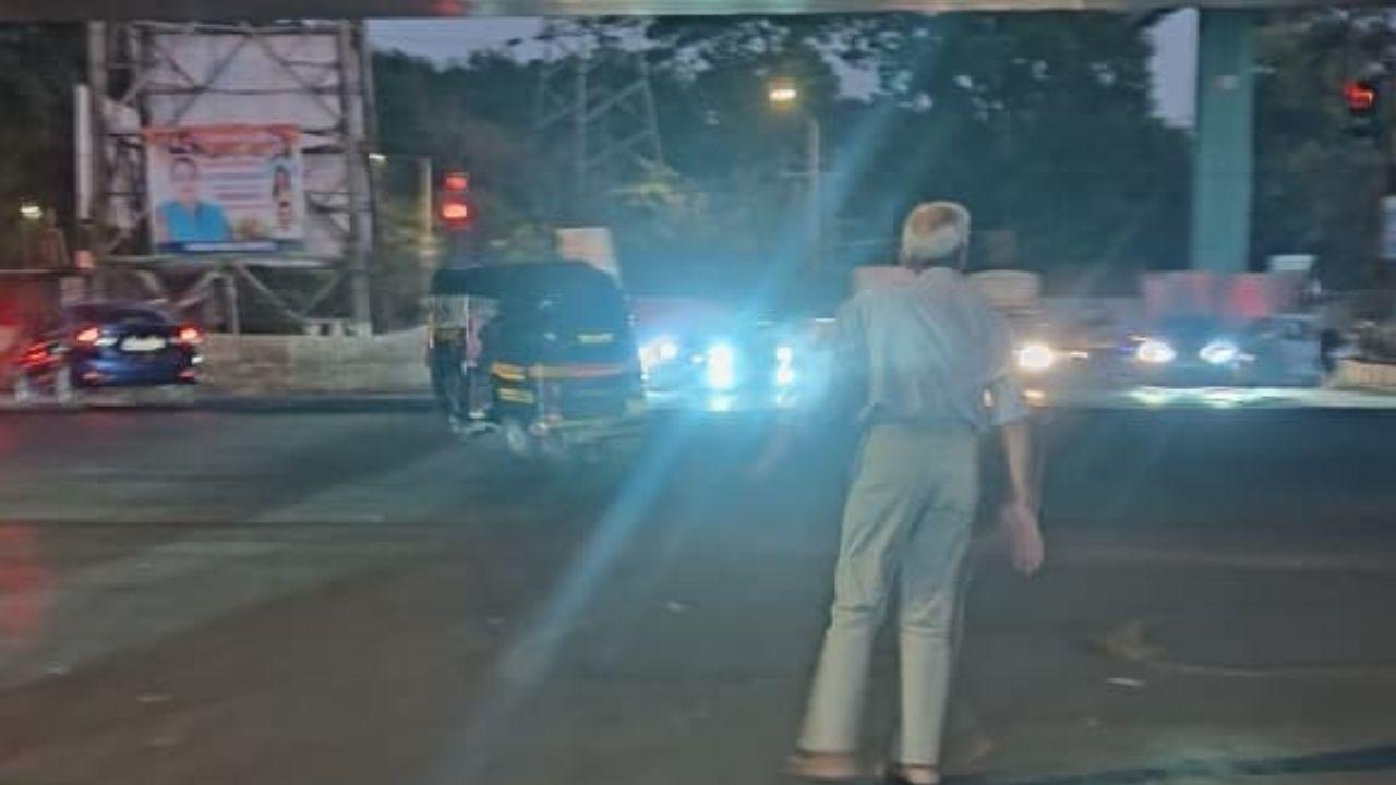 Every day without fail from 4.30 pm to 8 pm, Bharat Panchal, 85, mans his ‘post’ at Thakur Complex signal on the Western Express Highway in Kandivli East, managing traffic, preventing vehicles from entering the wrong lane, and urging motorists to wear helmets and seatbelts