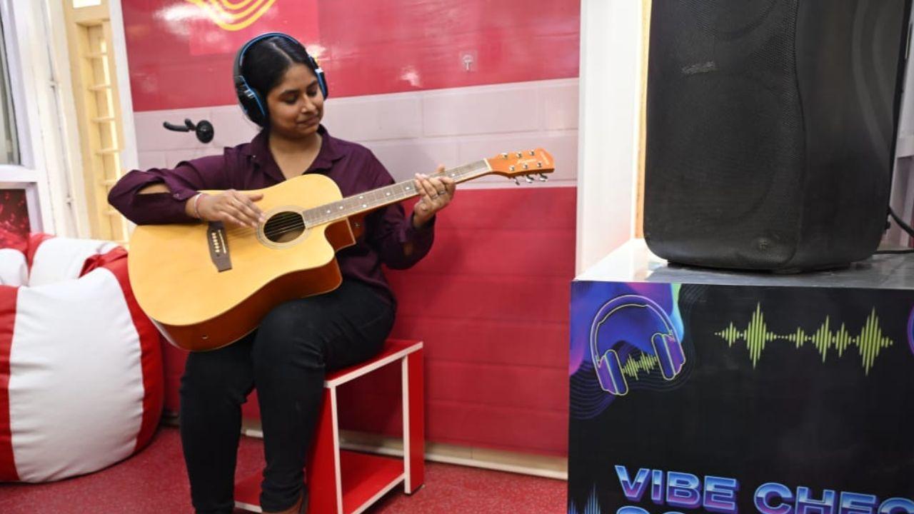 Designed with a strong focus on Gen Z users, the post office offers a modern, technology-driven environment tailored for students