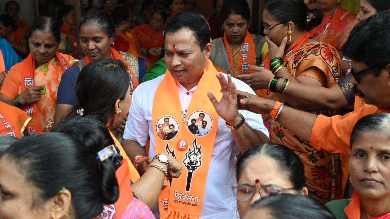 The BMC elections 2026 come after a long delay of over 34 months since the previous term ended in February 2022 without elected corporators. With a lot at stake for Shiv Sena (UBT) and MNS, winning a significant number of corporation seats is important for them
