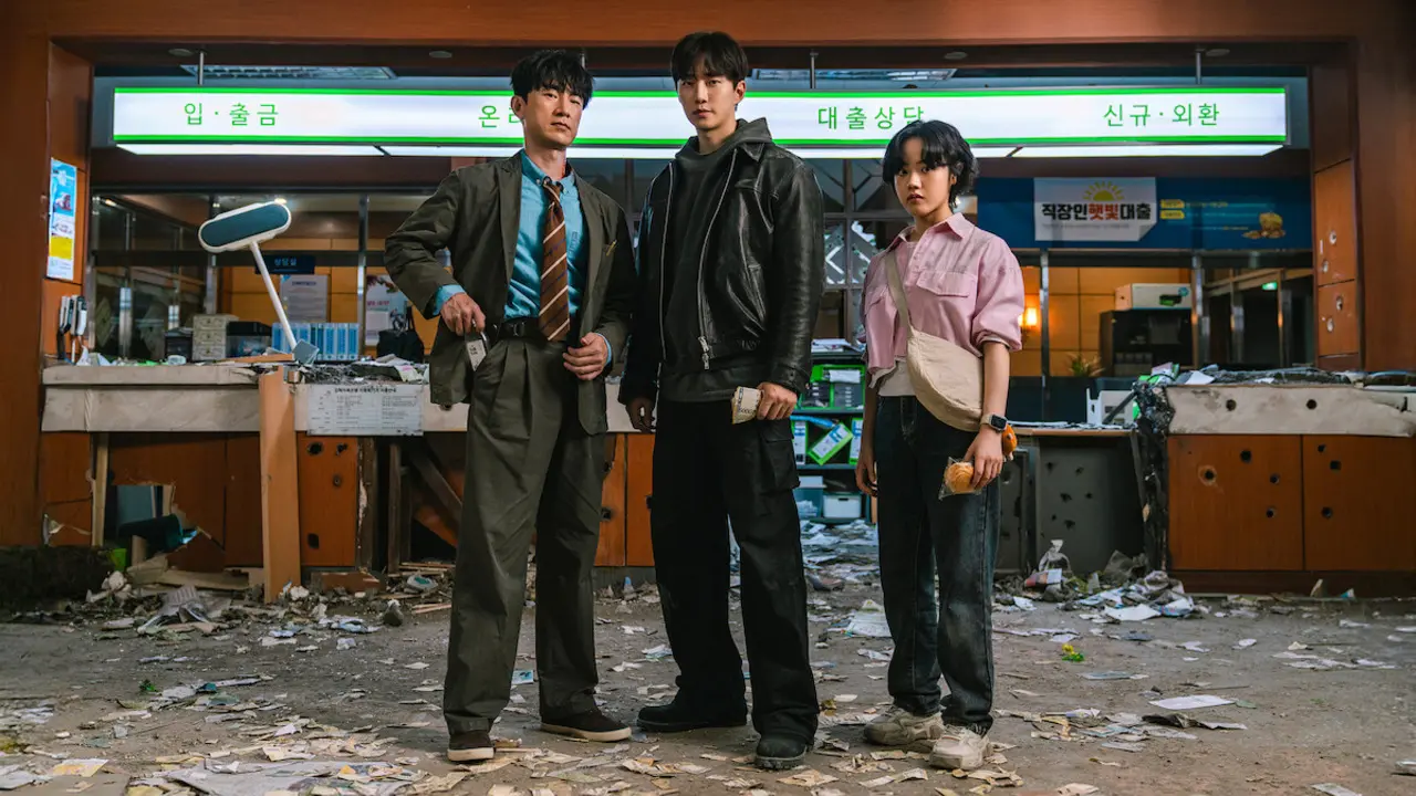 Cashero (December 26, Netflix)
This fantasy action-comedy is based on a webtoon, starring Lee Jun-ho as an ordinary civil servant who develops superhuman strength that is directly proportional to the amount of cash he has in his wallet.