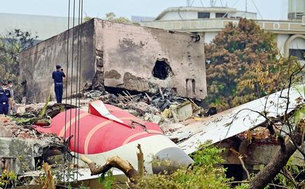 The Atulyam-4 hostel building and the adjoining canteen complex stand abandoned, with entry strictly prohibited. File pic/Nimesh Dave