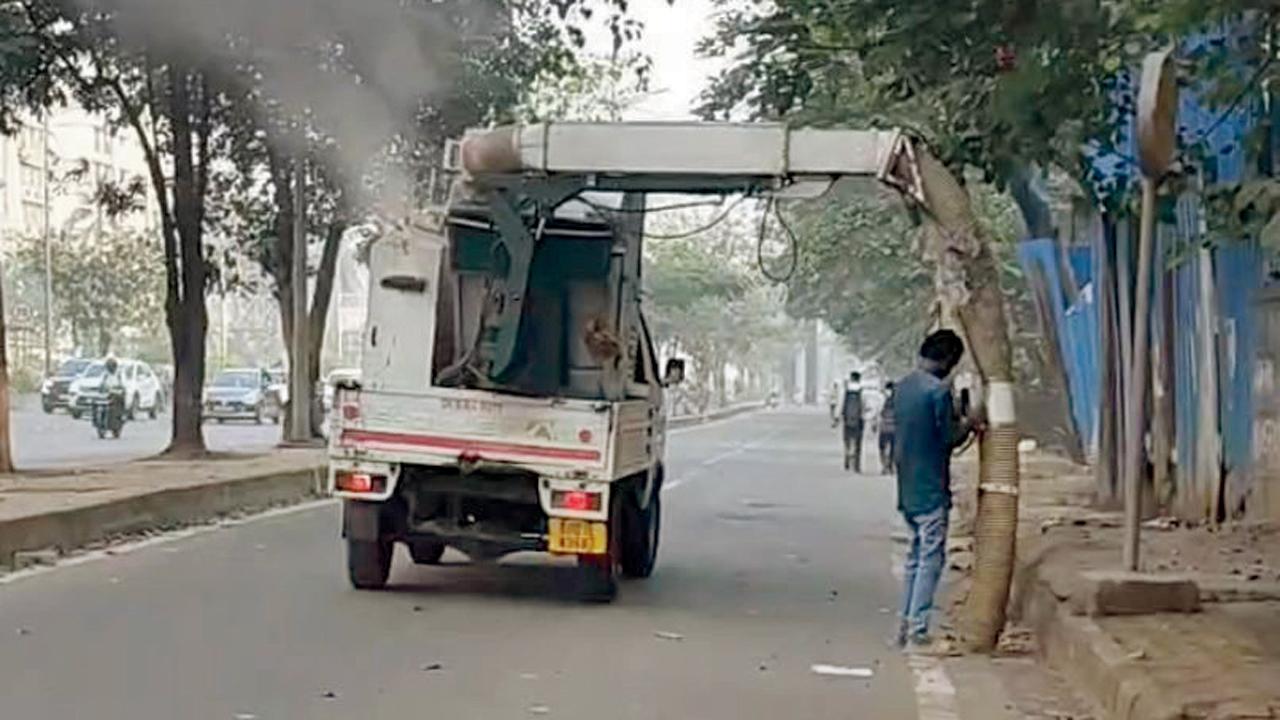 Mumbai: Dust-spewing litter-picker fined after Mid-Day report