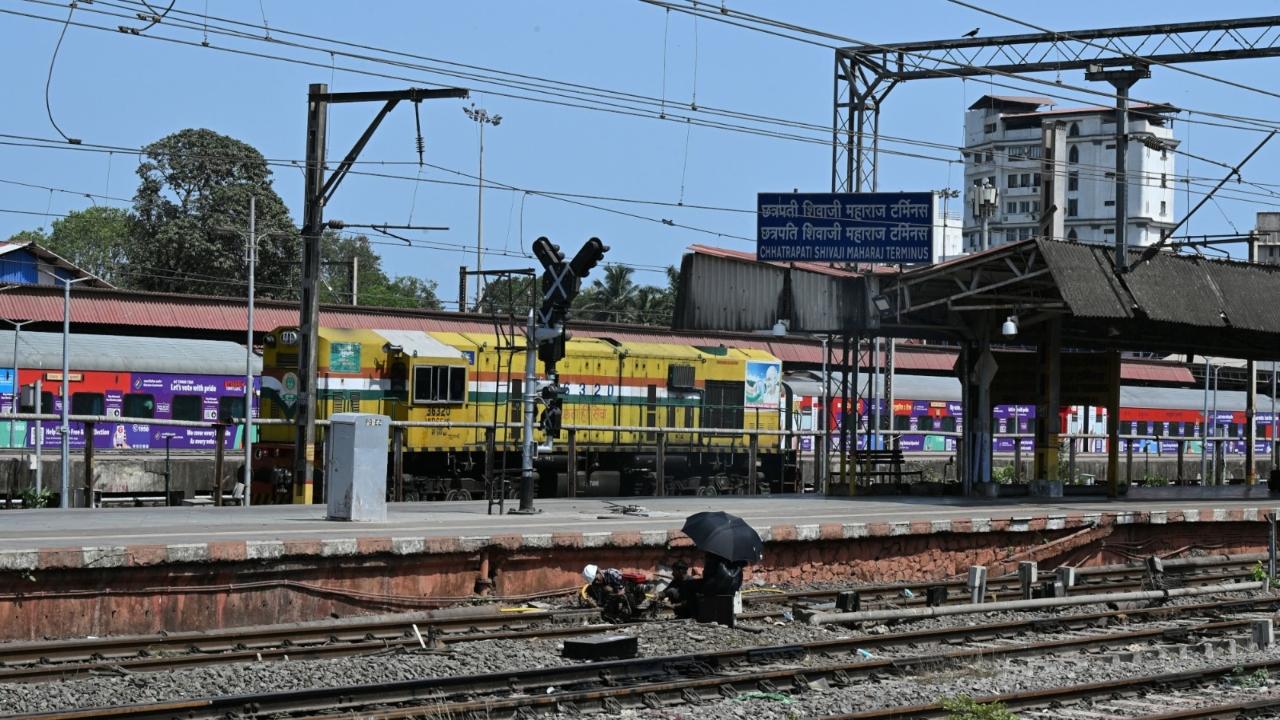 CR plans 584 additional suburban services in Mumbai
