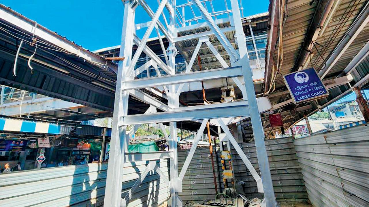 The elevator platform