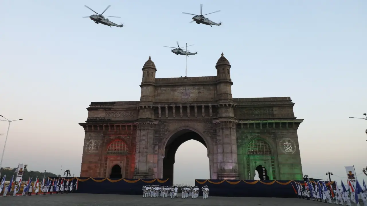 The evening featured stunning aerial manoeuvres by naval helicopters, drawing loud applause from the audience. PIC VIA VINOD KUMAR MENON
