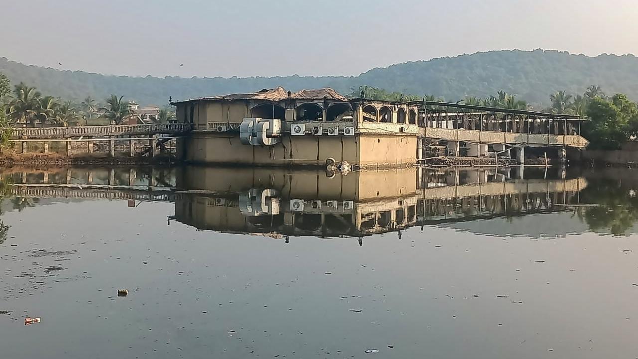 The deceased included four tourists and 14 staff members, while the identity of the remaining seven was yet to be established, the police said