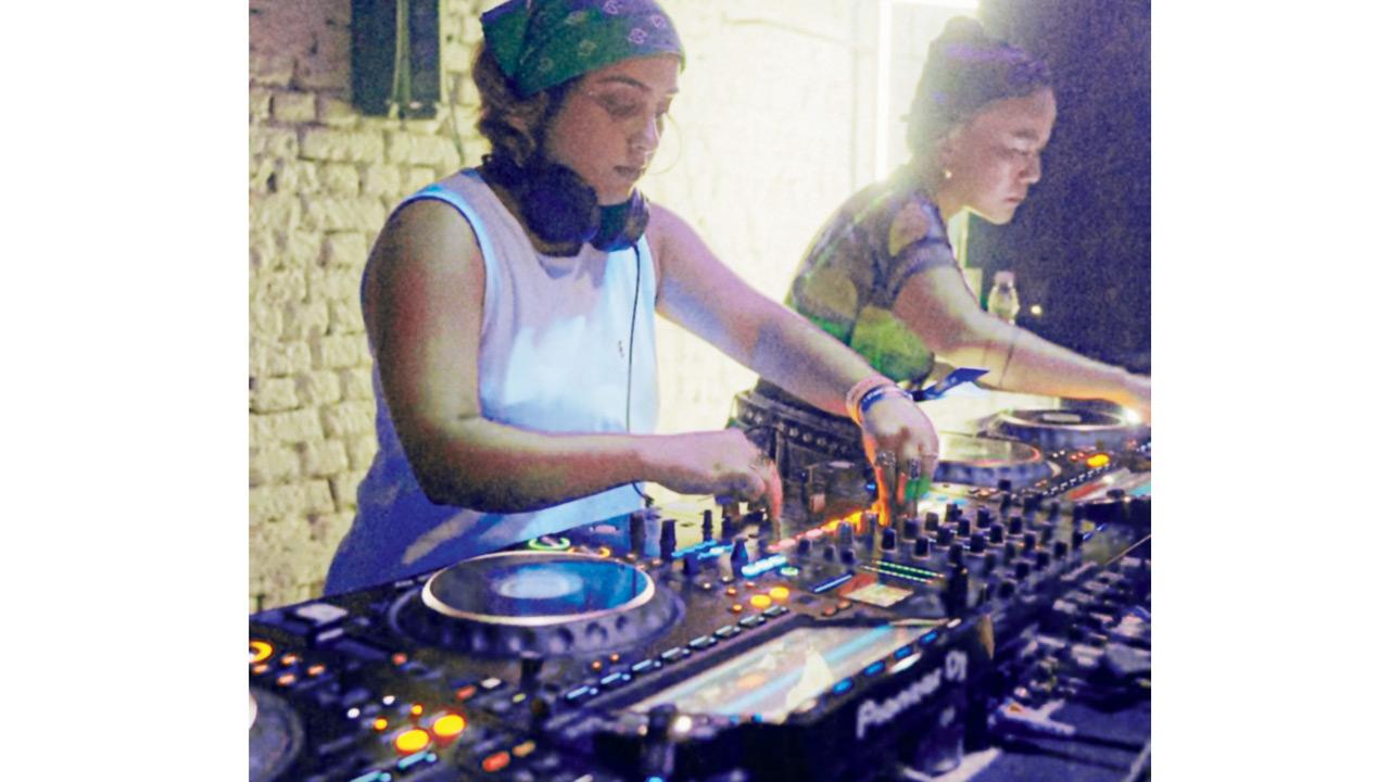 DJ AEM (left). PIC courtesy/@i.aem._