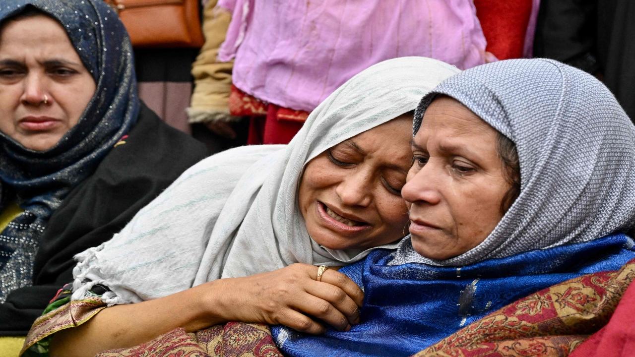 <p>Chief Adviser of the interim government of Bangladesh, Muhammad Yunus, on Tuesday expressed his profound grief over the death of former Prime Minister and BNP Chairperson Begum Khaleda Zia, describing her as a "great guardian" of the nation and a towering figure in Bangladesh`s democratic history</p>