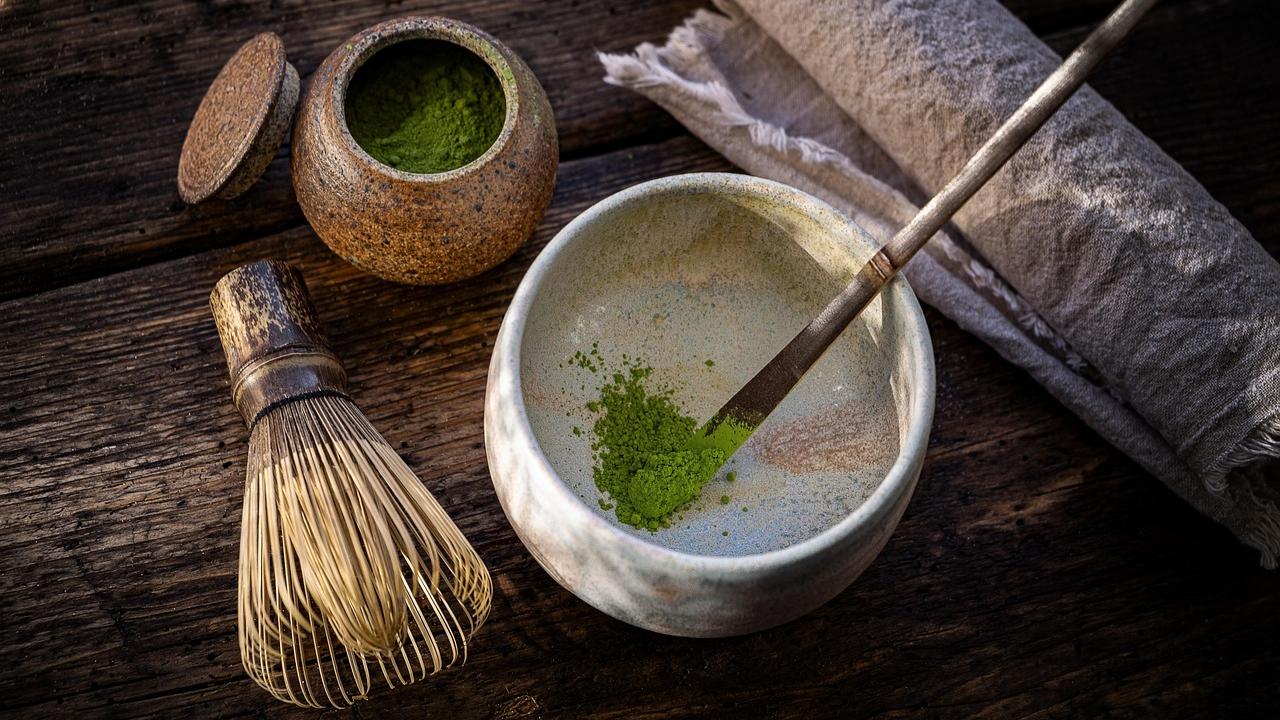 Top trends to leave behind in 2025 in culinary, beauty, and design