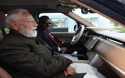 Ethiopian PM Dr Abiy Ahmed Ali drives PM Narendra Modi from Addis Ababa International Airport on Tuesday. Pic/X